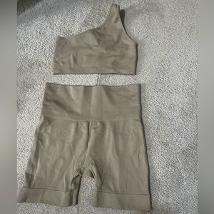 SET Active Sculptflex Bra & Biker Short Set